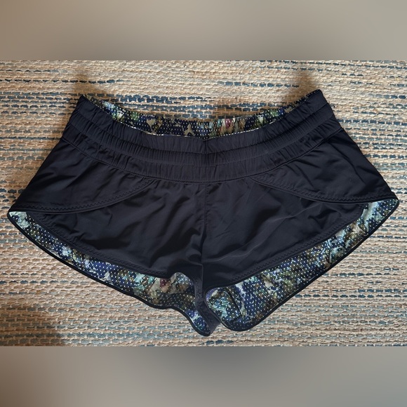 Lululemon Water: Surf Short in Floral Sport White Multi Black Reversible Size 6 - Picture 10 of 15